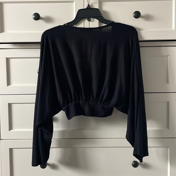 Blue Blush Women’s Black Draped Front Cropped Long Sleeve Blouse - Size Small - Picture 4 of 5